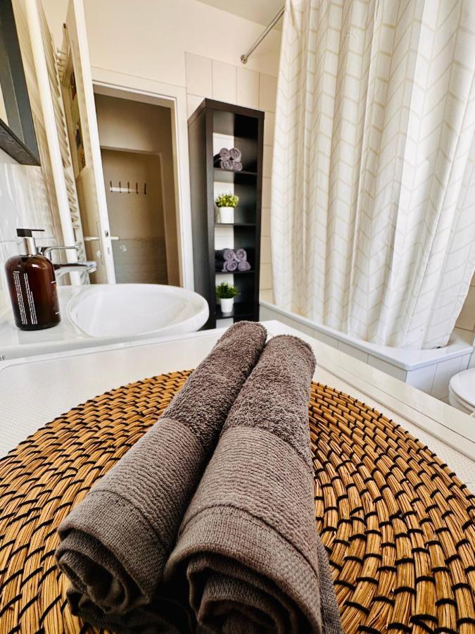 Stadtmitte, 2 Kingsize-betten, Kaffe-flat, Bis Zu 4 Personen, Balkon Appartement *